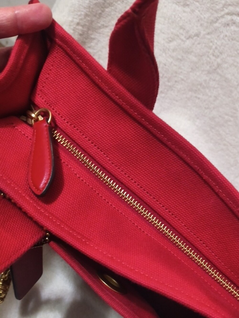 Coach 2025 Year Snake Med Red Canvas Tote with Year Of The Snake 2025 Gold Charm - Picture 10 of 11